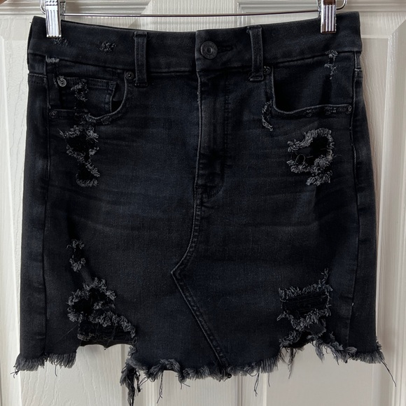American Eagle “Curvy Hi-Rise Mini” Distressed Black Denim Skirt 6 - Picture 6 of 10